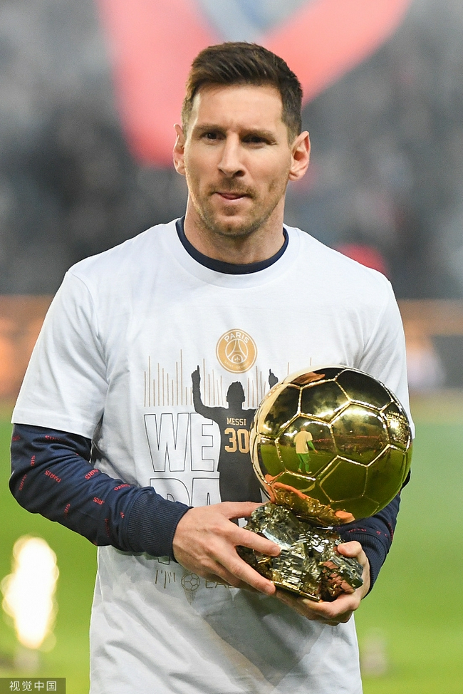 天空记者：国米在努力签下坎塞洛，巴萨暂无进展