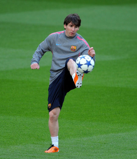 门将出击失误 库利巴利乱战中破门