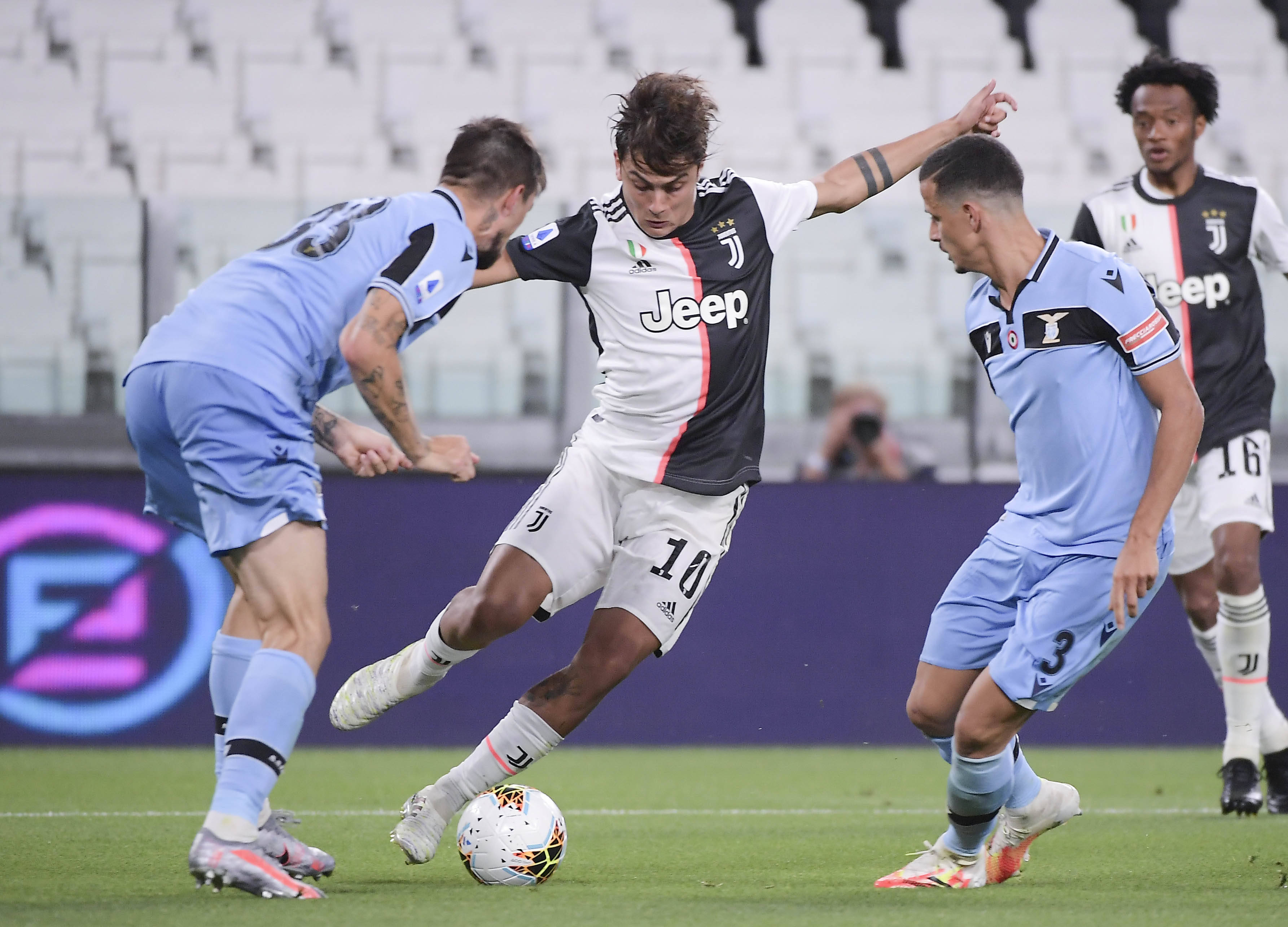 意甲-科斯蒂奇破门曼德拉戈拉扳平 尤文1-1佛罗伦萨 [尤文意甲]