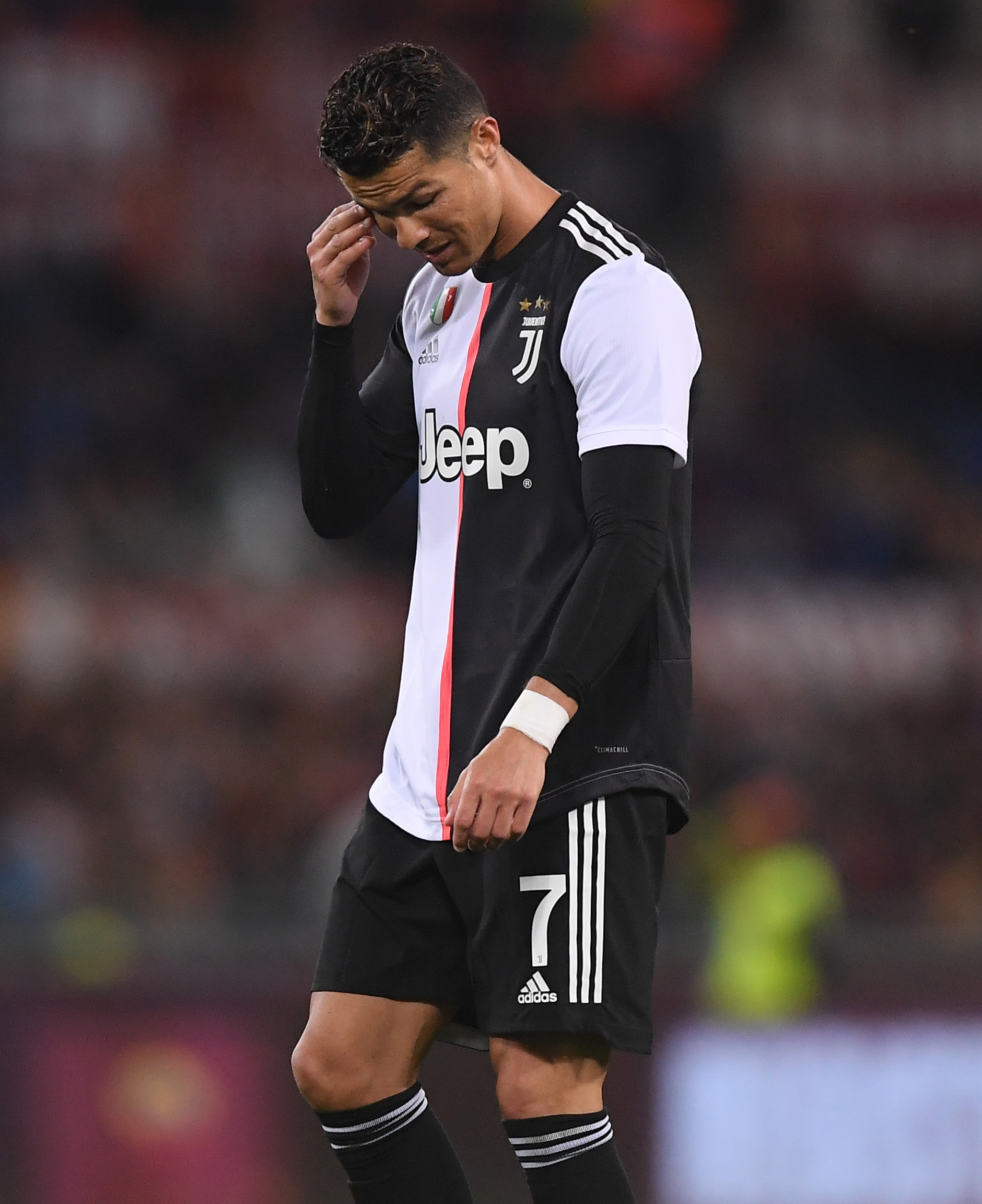 东契奇42分7篮板8助攻4抢断闪耀全场，湖人三连败暴露两大关键短板