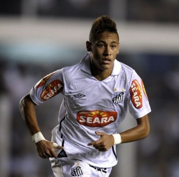 进击中的小红书游戏，在这里迸发竞技类游戏种草新灵感